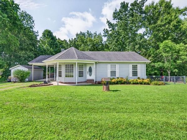 199 Moore Ln, Dowelltown, TN 37059