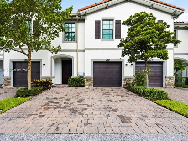 4307 Bradbury Ct , Riviera Beach, FL 33410