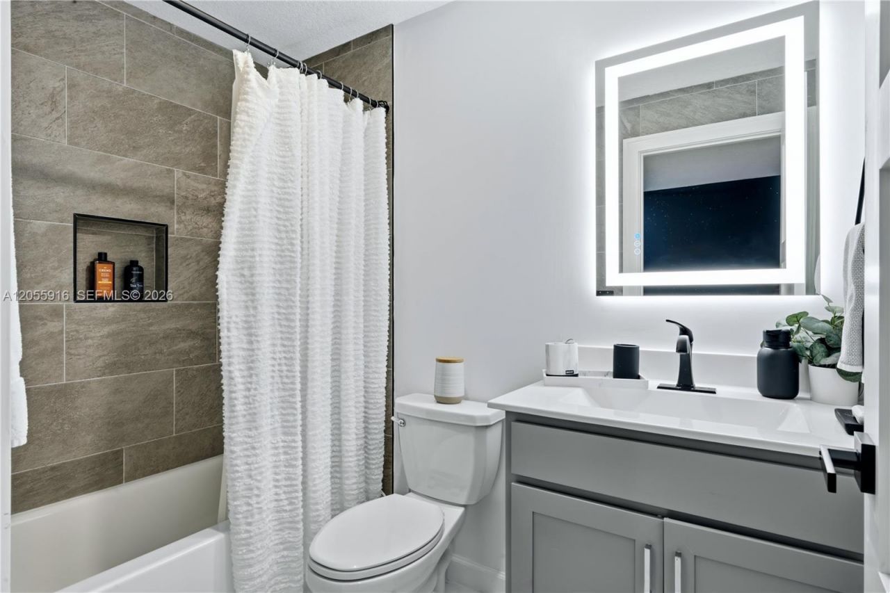 4307 Bradbury Ct , Riviera Beach, FL 33410 Photo