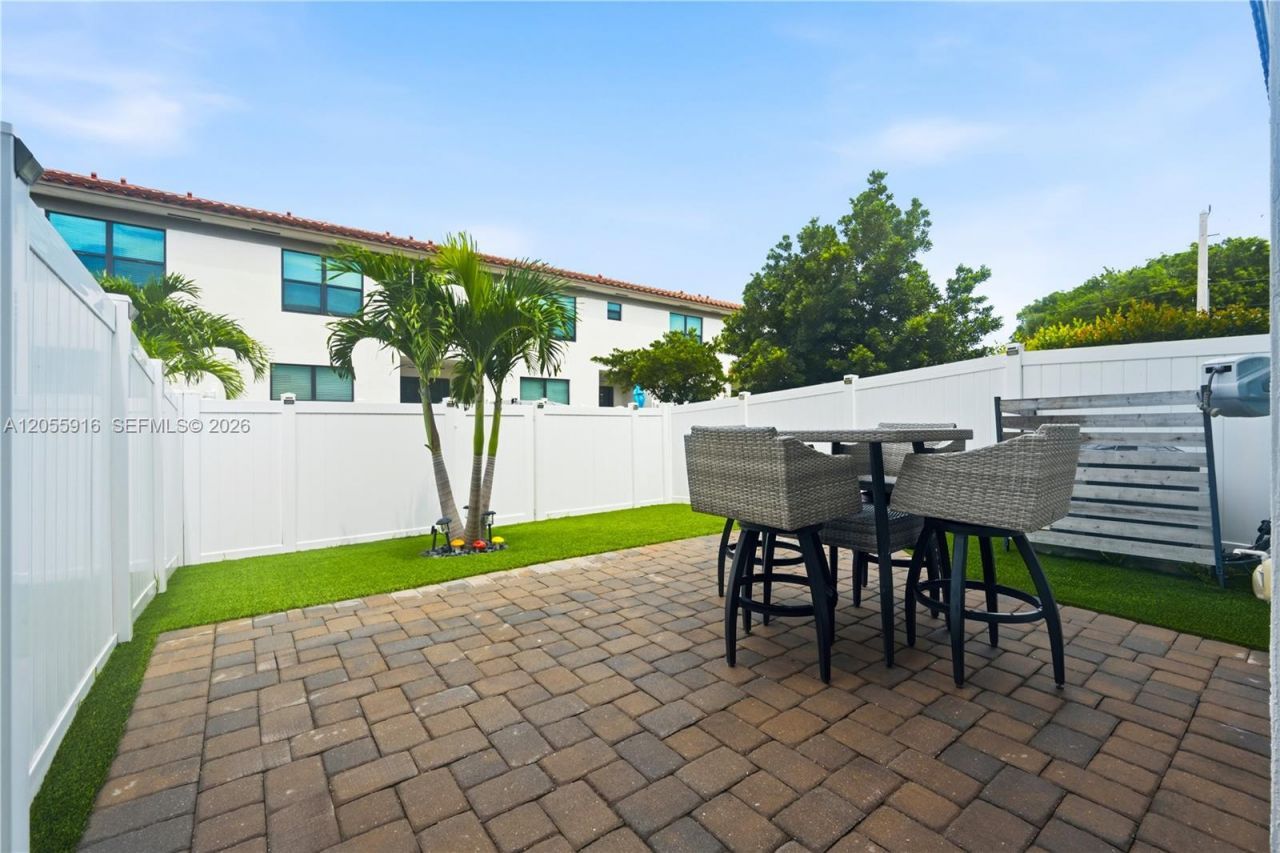4307 Bradbury Ct , Riviera Beach, FL 33410 Photo