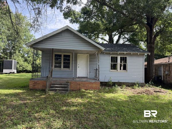 158 3rd Avenue, Chickasaw, AL 36611