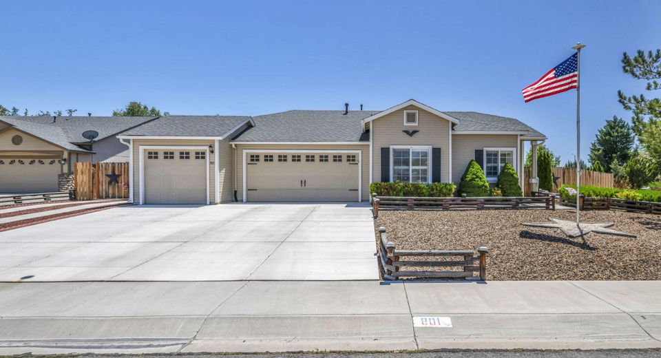801 Autumn Court, Dayton, NV 89403 Photo