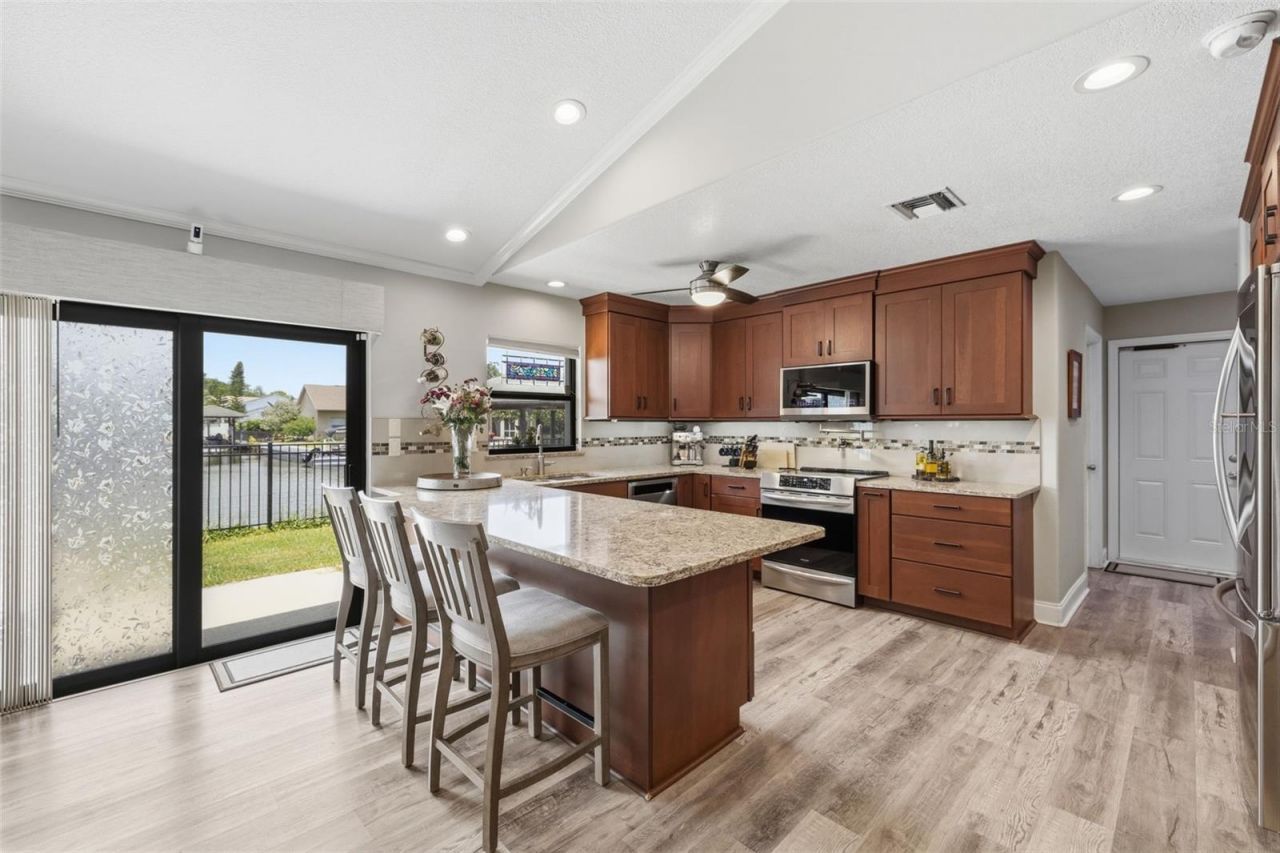 176 Maple Avenue, Palm Harbor, FL 34684 Photo