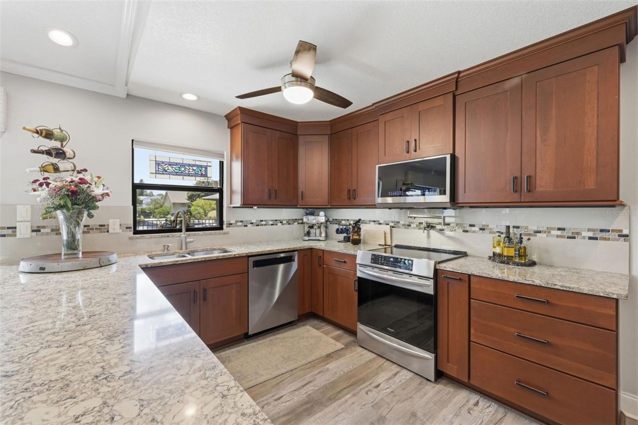 176 Maple Avenue, Palm Harbor, FL 34684 Photo