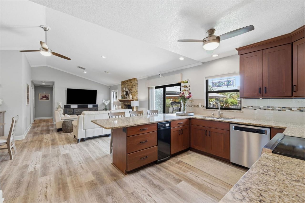 176 Maple Avenue, Palm Harbor, FL 34684 Photo