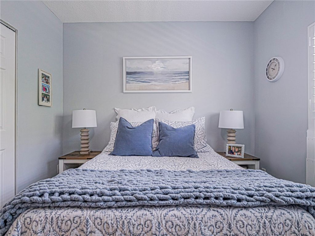 524 7th Square, Unit 102, Vero Beach, FL 32962 Photo