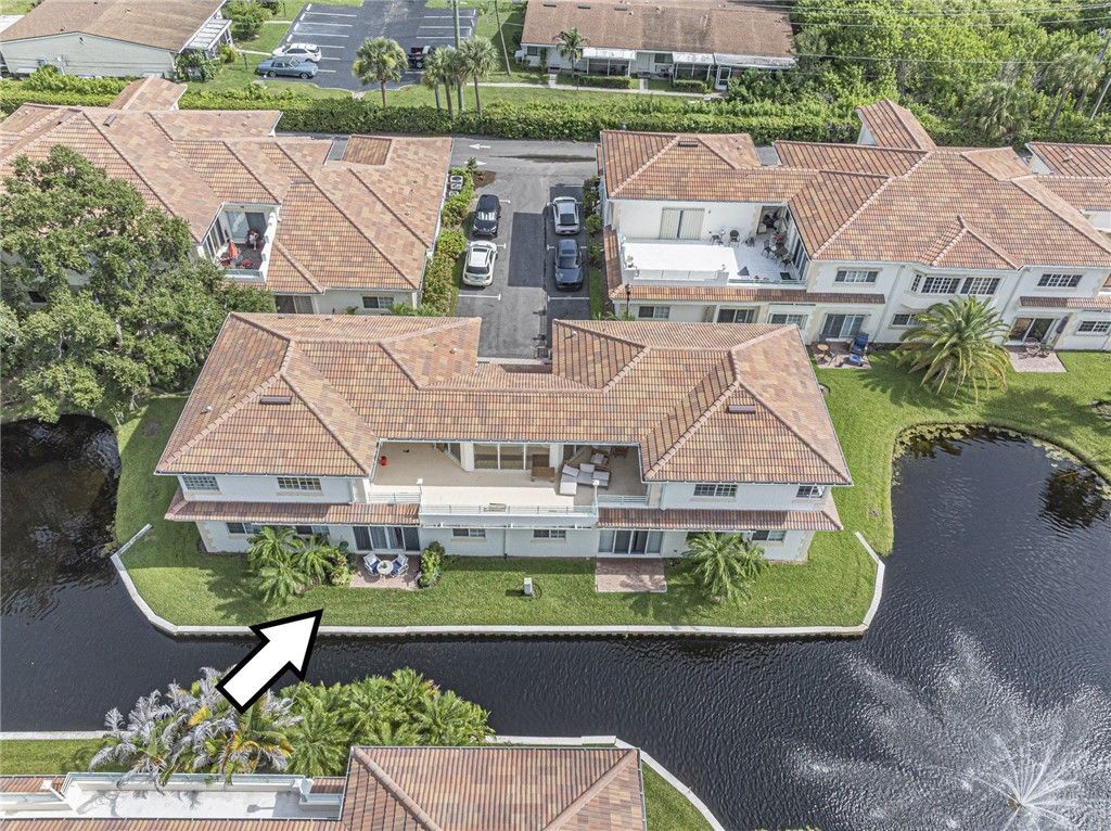 524 7th Square, Unit 102, Vero Beach, FL 32962 Photo