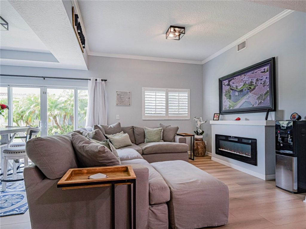 524 7th Square, Unit 102, Vero Beach, FL 32962 Photo