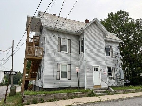 48 Mt Pleasant Ave, Unit 2nd, Leominster, MA 01453