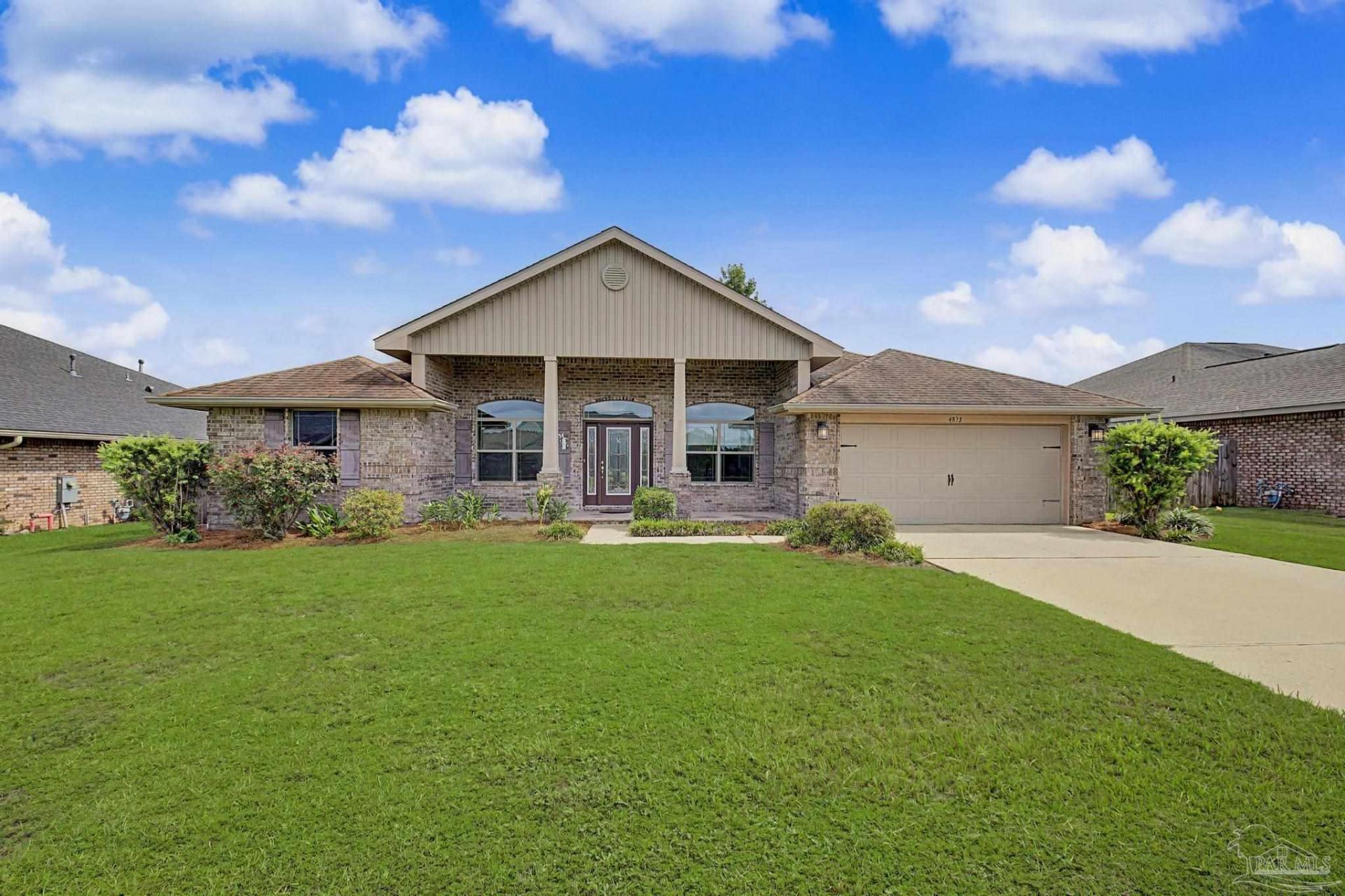 4833 Perspective Dr, Milton, FL 32570 Main Photo