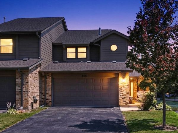 8037 Wildwood Lane, Darien, IL 60561