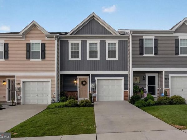 350 LOCUST RUN DRIVE, YORK, PA 17404