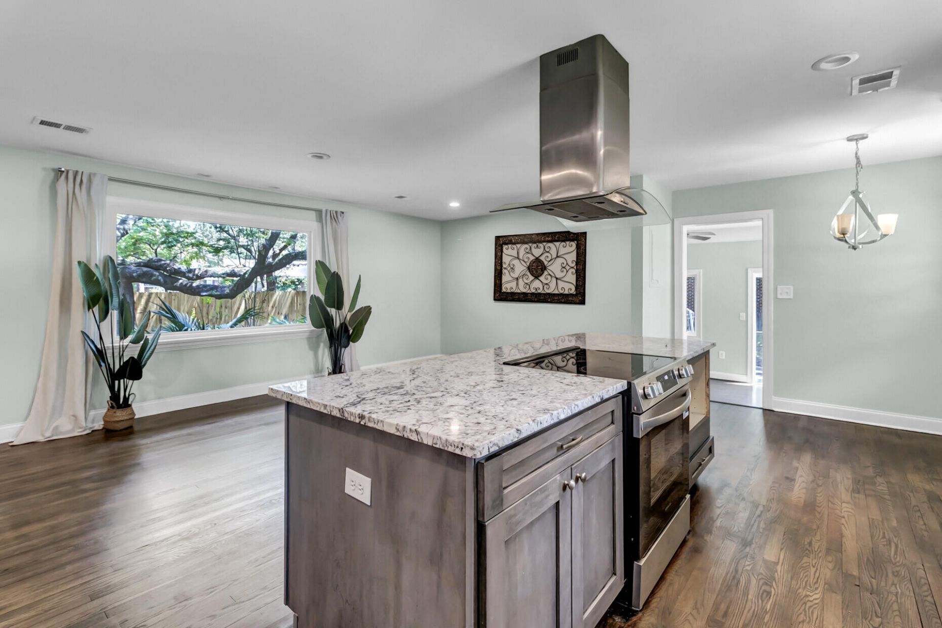 1510 Manor Boulevard Photo 13