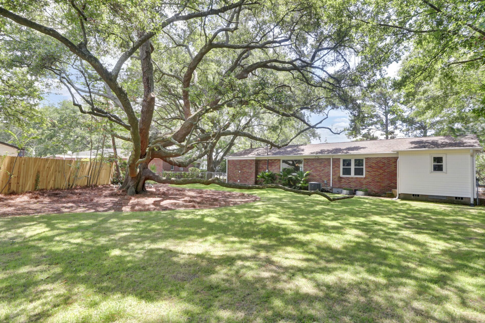 1510 Manor Boulevard Photo 21