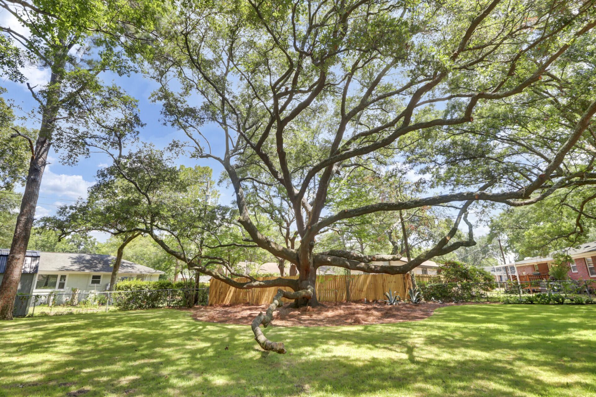 1510 Manor Boulevard Photo 23