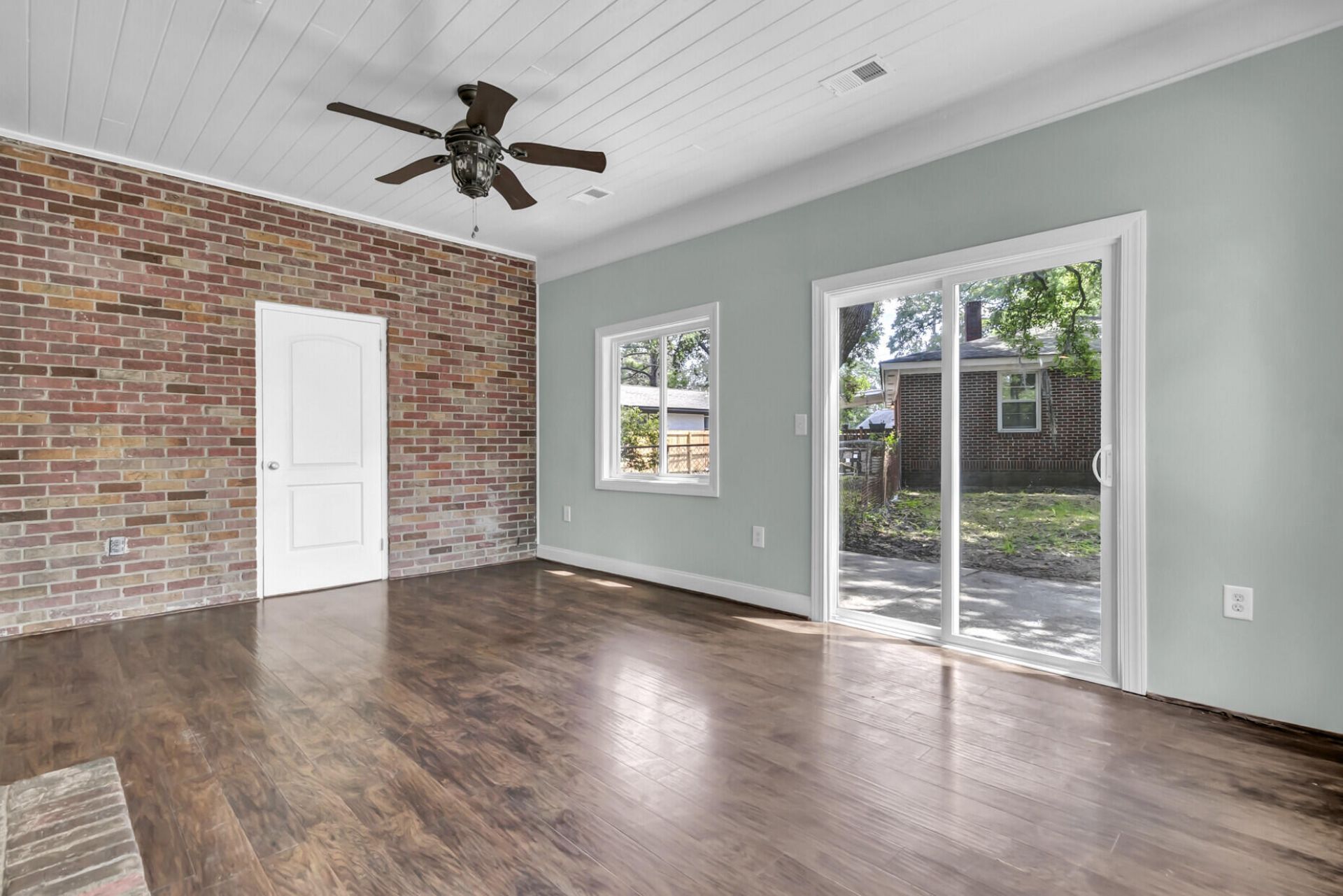 1510 Manor Boulevard Photo 27