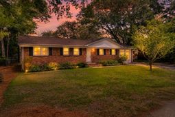 1510 Manor Boulevard photo 4