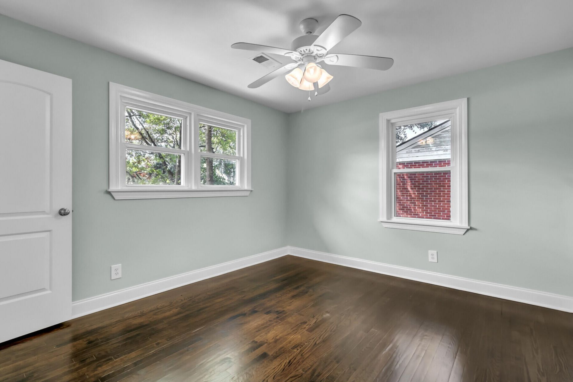 1510 Manor Boulevard Photo 39
