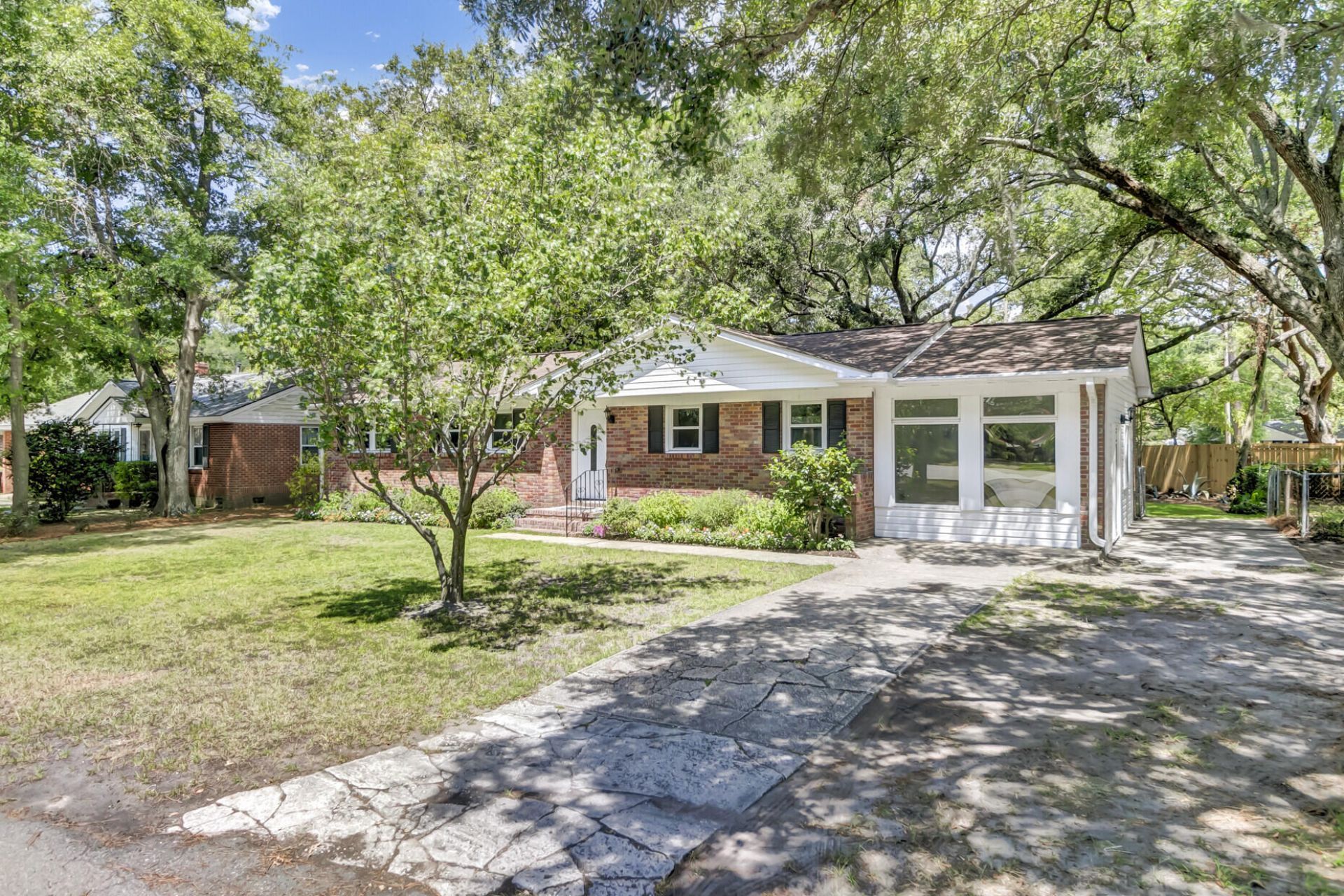 1510 Manor Boulevard Photo 6