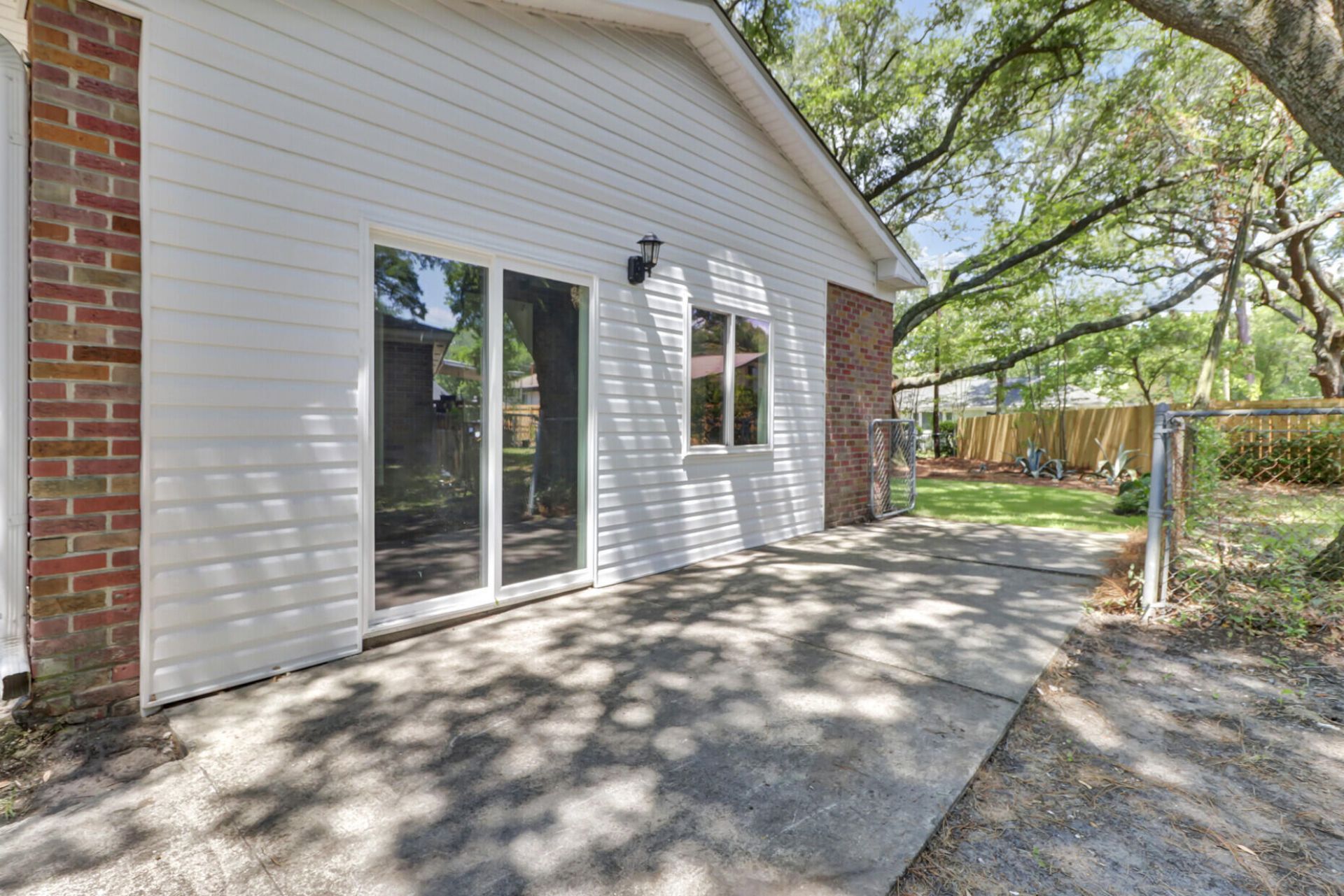 1510 Manor Boulevard Photo 7