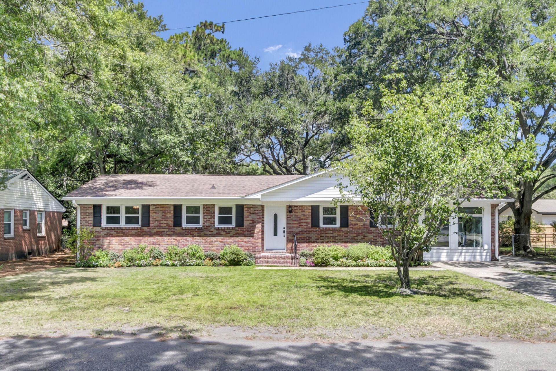 1510 Manor Boulevard Photo 8