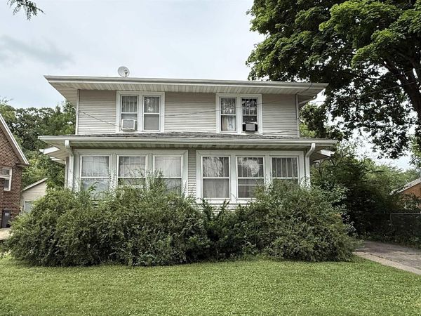 18 Linden Drive, Mason City, IA 50401