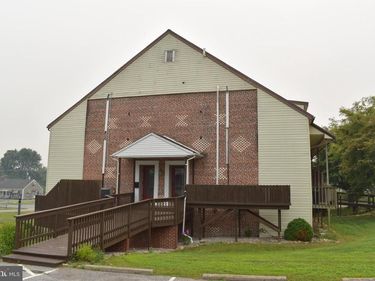 1121 STANLEY AVENUE, Unit 8, CHAMBERSBURG, PA 17201