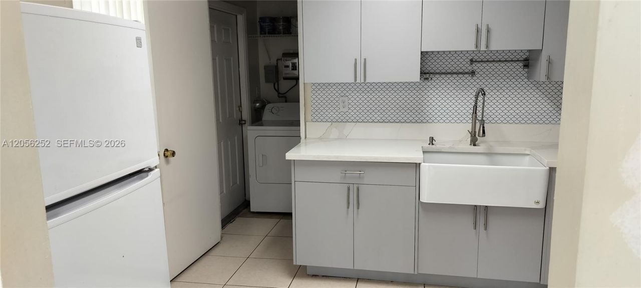 2829 SW 38th Ct , Unit 2829, Miami, FL 33134 Photo