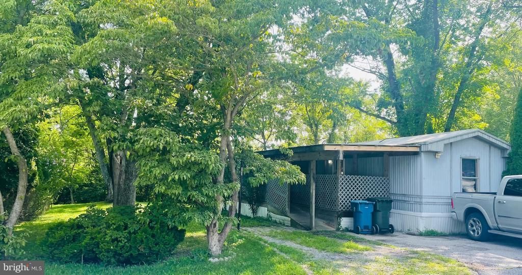 563 PINE DRIVE, YORK, PA 17406
