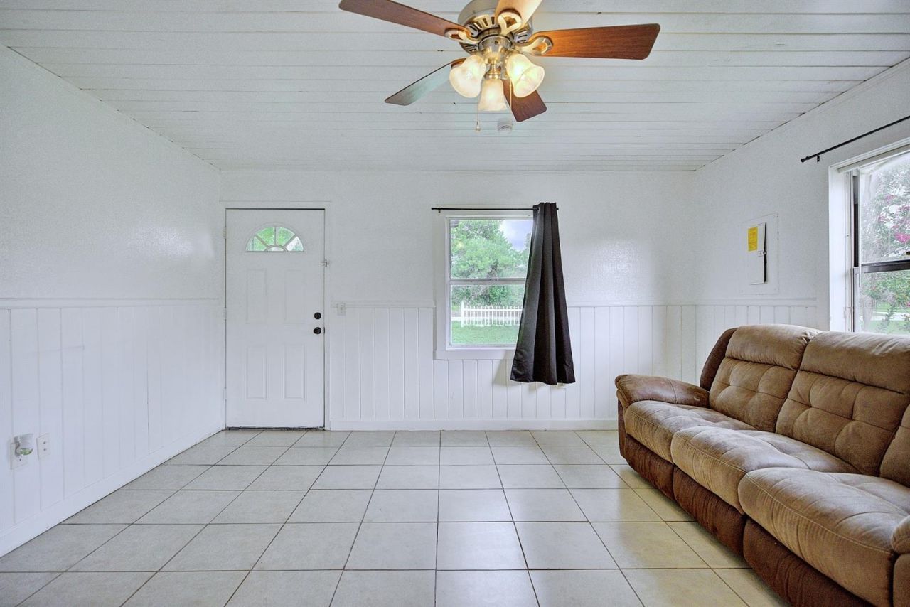 131 Wiggins Avenue , Avon Park, FL 33825 Photo