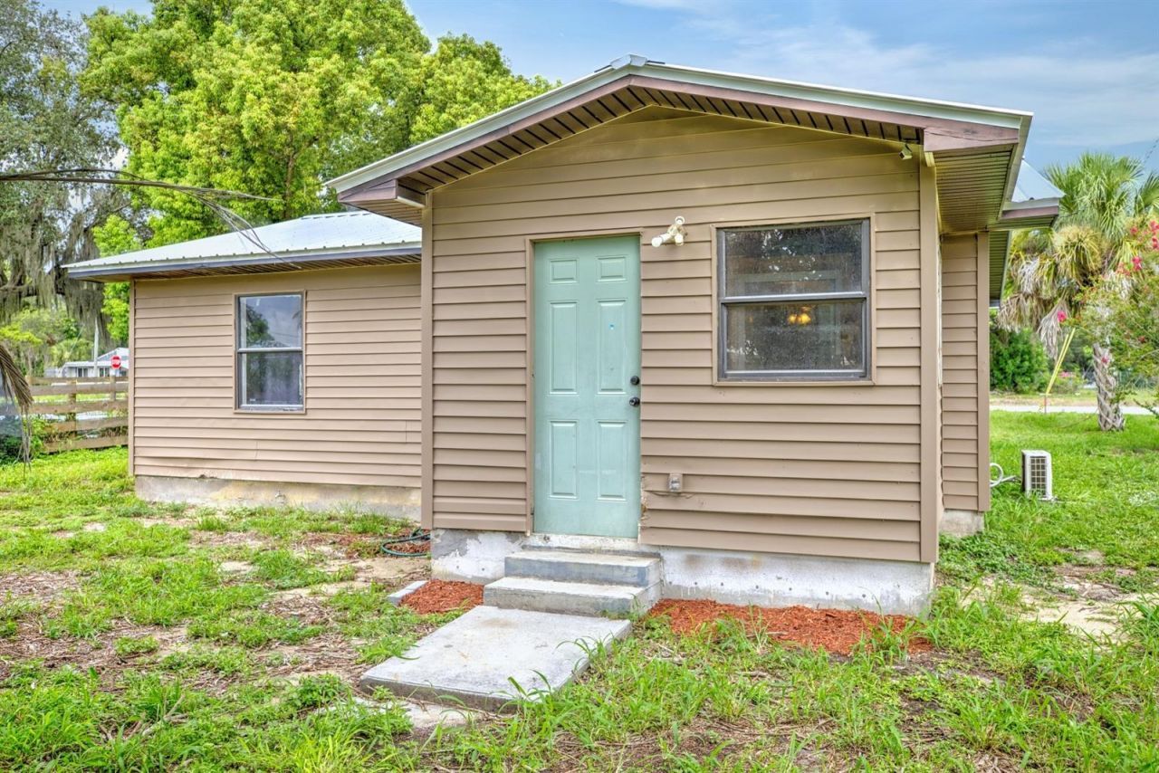 131 Wiggins Avenue , Avon Park, FL 33825 Photo