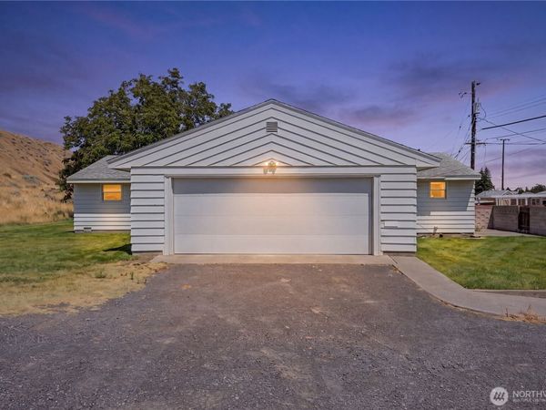 420 11th Street SW, Ephrata, WA 98823
