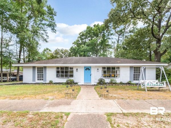 4587 N Woodcliff Drive, Mobile, AL 36693