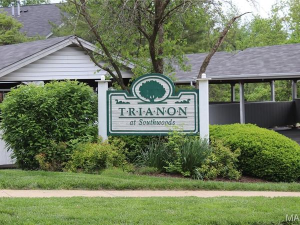 7515 Triwoods Drive, Unit D, Shrewsbury, MO 63119