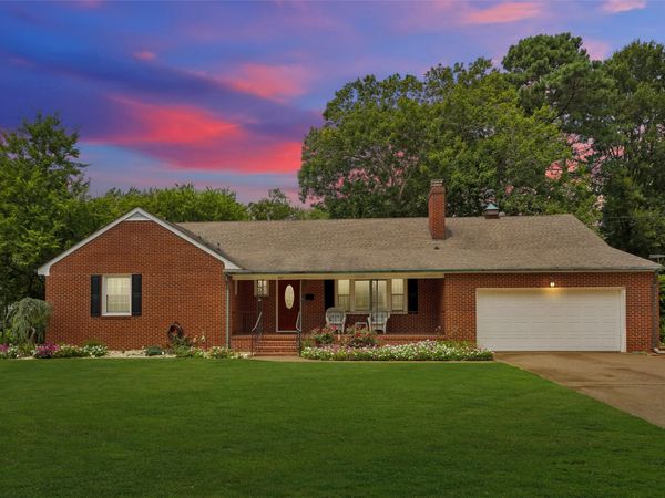 667 Yorktown Road , Poquoson, VA 23662