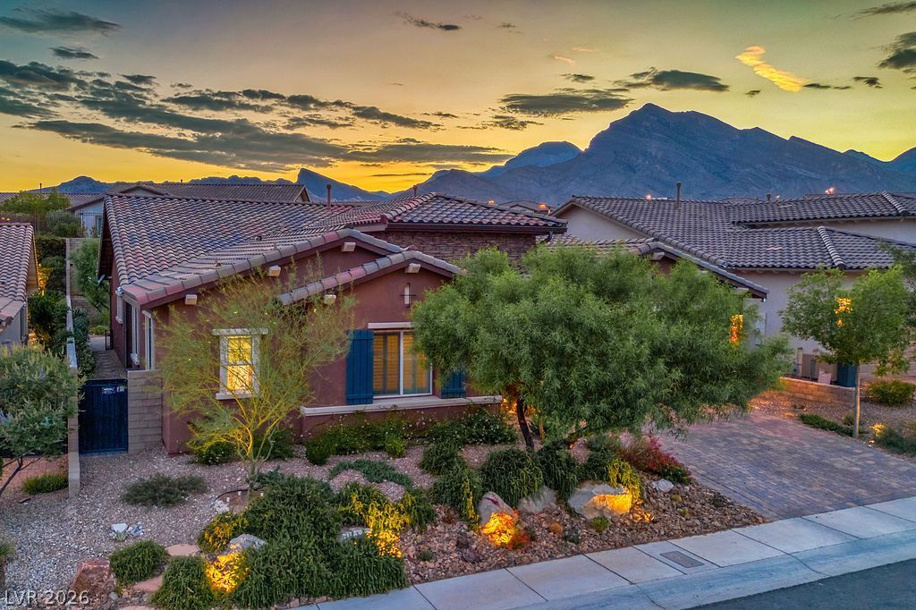 257 Evante Street , Las Vegas, NV 89138