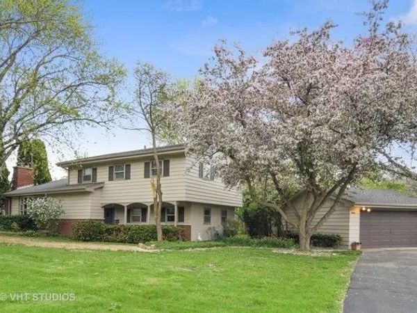 3N139 Cuyahoga Terrace, West Chicago, IL 60185