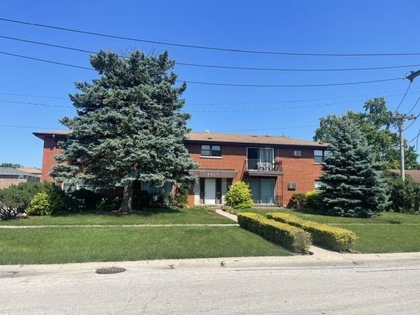 7915 S 84 Avenue, Justice, IL 60458