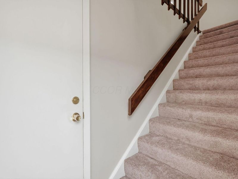 2471 Natchez Drive, Unit D, Columbus, OH 43209 Photo 3