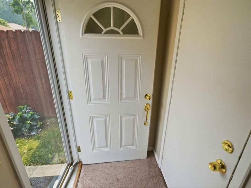 2471 Natchez Drive, Unit D, Columbus, OH 43209 Photo 4