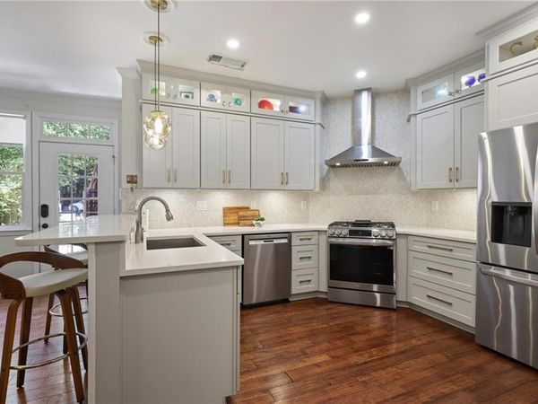 1182 Brookhaven Glen NE, Atlanta, GA 30319