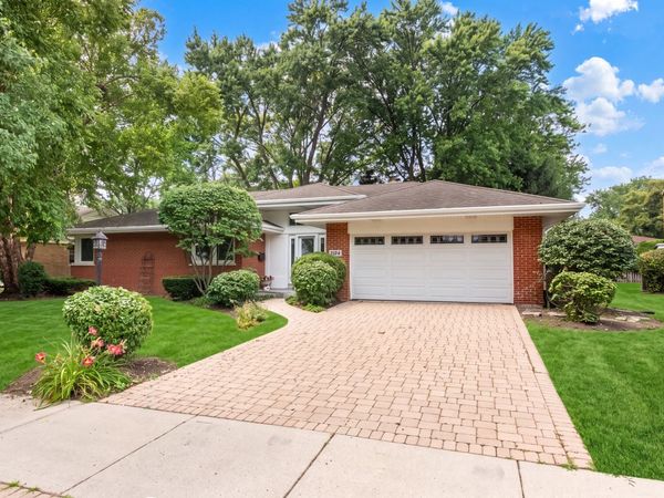 924 Brookline Lane, Park Ridge, IL 60068