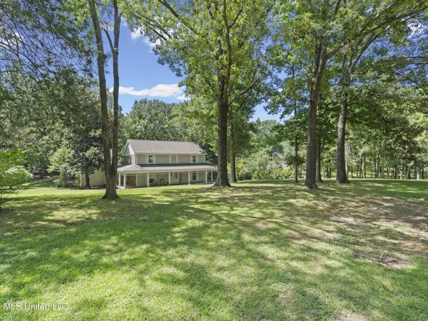 7130 Country Oaks Drive, Southaven, MS 38672