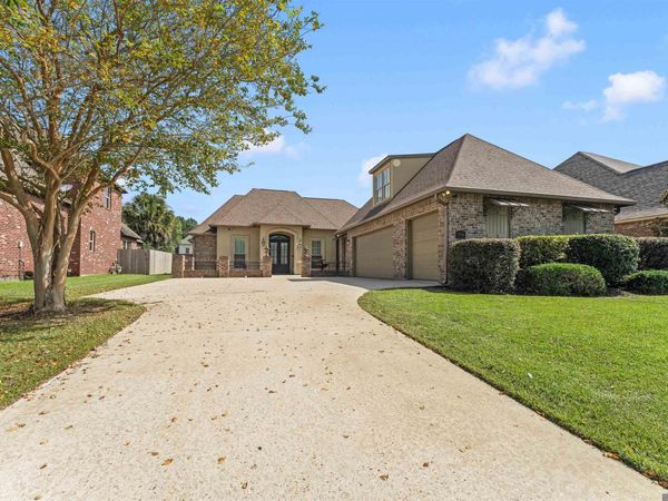 37276 Renaissance Dr, Prairieville, LA 70769