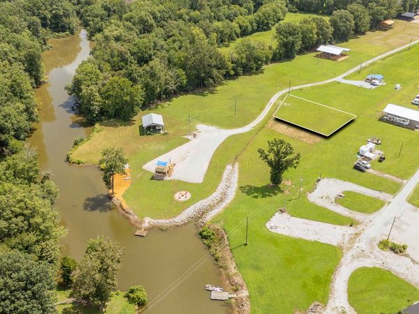 355 Jett Dr , Unit 96, Clifton, TN 38425