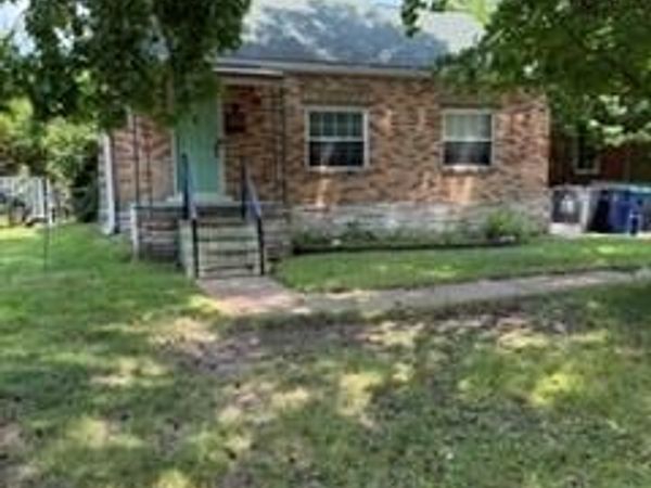 930 Sanders Drive, Crestwood, MO 63126