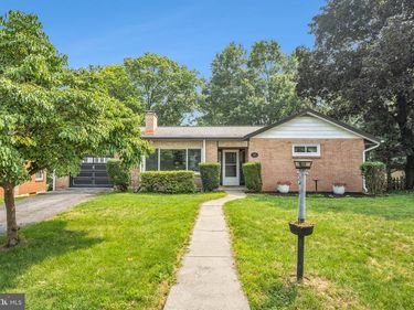 2201 LOGAN STREET, CAMP HILL, PA 17011