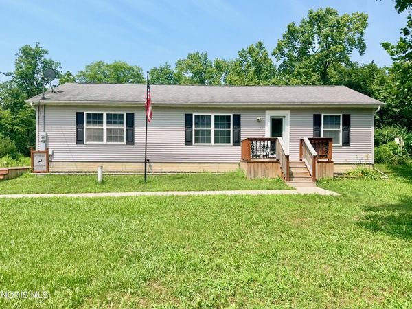 5225 Hanley Road, Walbridge, OH 43465