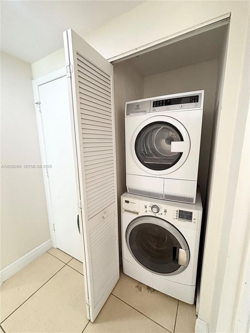 7290 SW 90th St , Unit 606, Miami, FL 33156 Photo