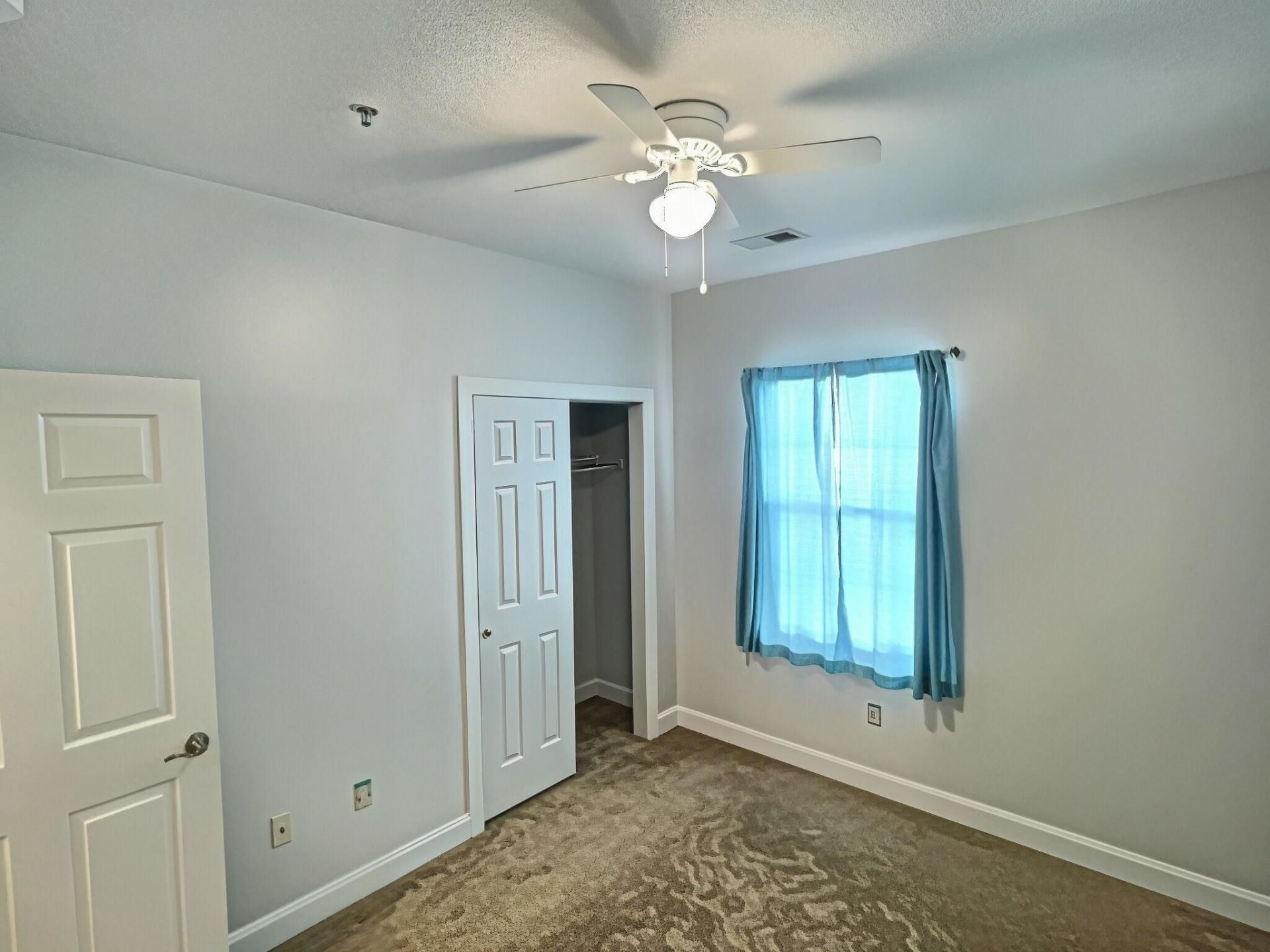 4933 Crab Pond Ct.  Photo 4